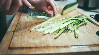 Салат «Иринка». Наверное, самый быстрый и вкусный праздничный салат: рецепт за 10 минут