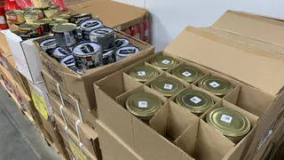 Приобрел в «Светофоре» тушенку за 130 рублей — пришлось отдать собаке: «запашок» стоял на весь дом