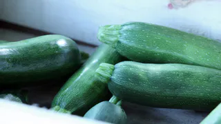 Сейчас кабачки скупаю килограммами: показываю, что я из них готовлю сразу на неделю вперёд (необычная закуска и гарнир без жарки)