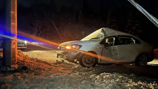 На трассе в Вологодской области в результате аварии погиб молодой водитель