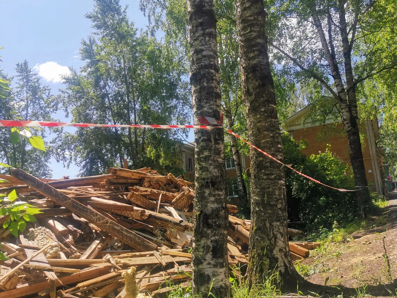 В Вологде на Карла Маркса снесли старый дом