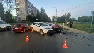 Две серьезные аварии произошли вечером в Вологде