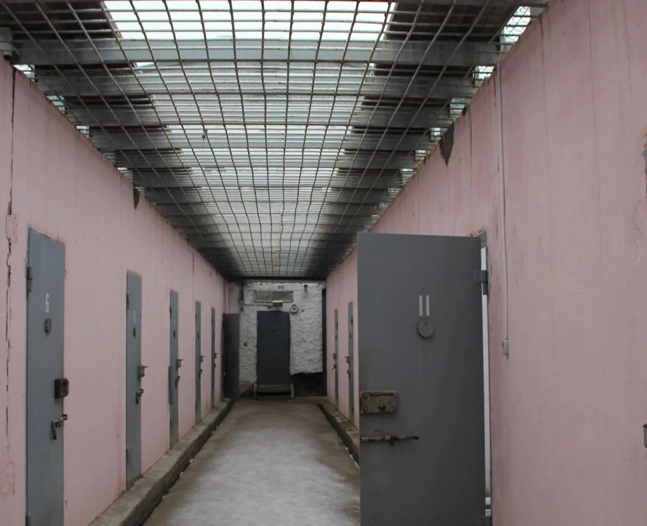 В Вологодской области прокуратура проверила условия содержания заключенных в тюрьмах