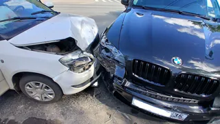 В Вологде из-за невнимательности водителя BMW пострадал пассажир Skoda