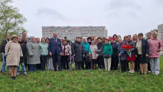 Аллея "Герои среди нас" открылась у поликлиники Вологды