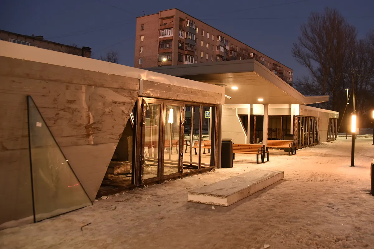 На бульваре по улице Ильюшина в Вологде устанавливают торговые павильоны