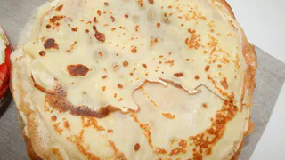 Напекла гору блинов на Масленицу! Готовим дома блины по вкуснейшему бабушкиному рецепту
