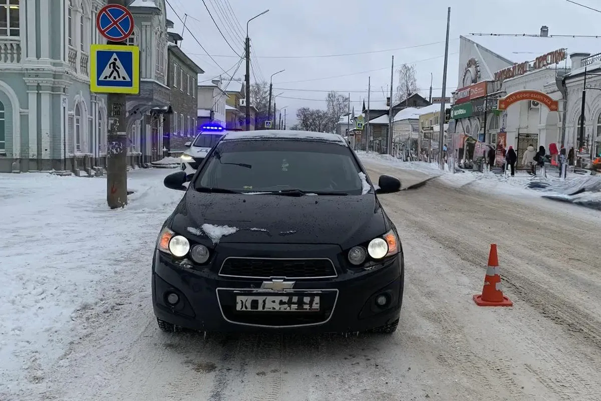 Молодой водитель сбил женщину на пешеходном переходе в Вологодской области