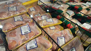 Что не так с мясной продукцией из «Светофора»: почему она такая дешевая и стоит ли ее покупать