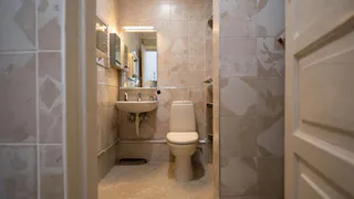 Зачем солить воду в унитазе - запомните и поделитесь с родными