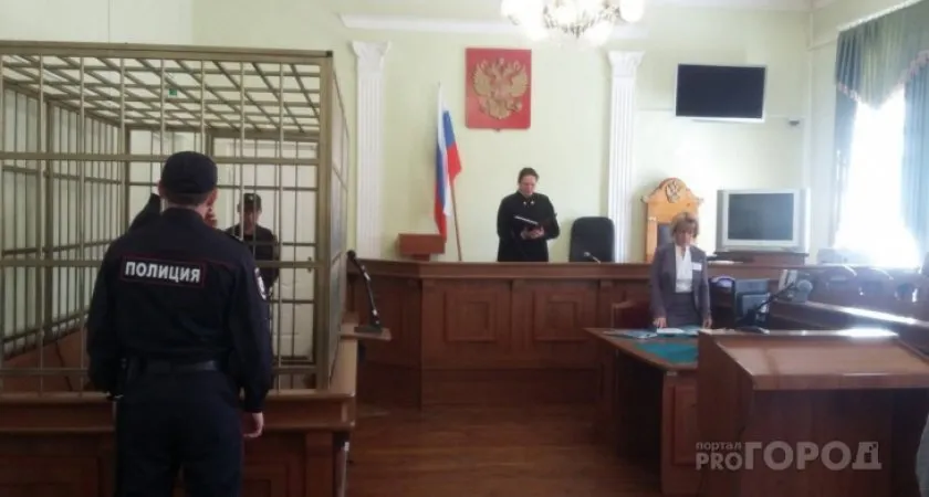 Житель Вологодской области с алкогольной зависимостью ранил ножом друга и сына