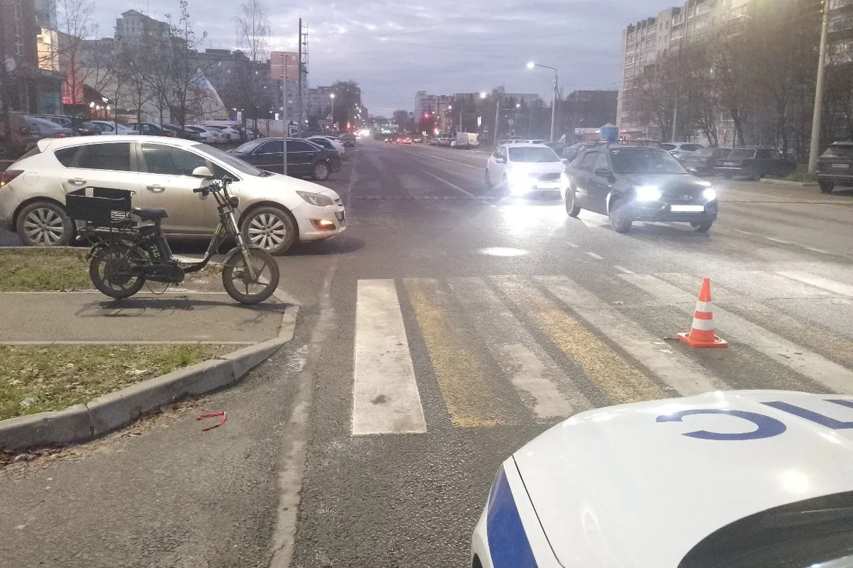 Велосипедист попал под колёса иномарки в Вологде