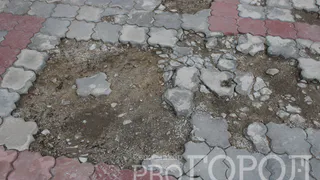 В Череповце начался ремонт на аллее Батюшкова