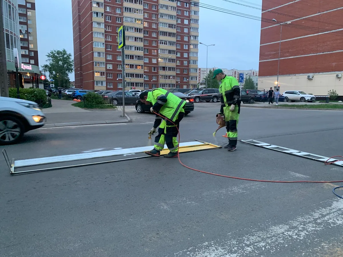 Верховный суд дал ответ на частый вопрос: сплошная линия на обочине справа и можно ли её пересекать