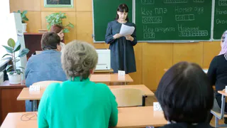 Родители вологодских школьников попробовали сдать ЕГЭ