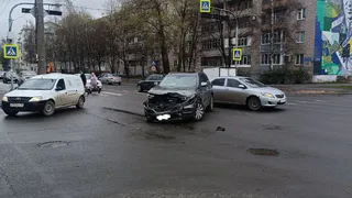 В центре Вологды женщина-водитель пострадала в ДТП и была доставлена в больницу