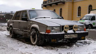 С 1 февраля начнут лишать прав за такие наклейки на авто: водителей ждет новый сюрприз