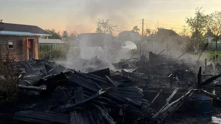 В Вологодской области трое мужчин погибли при пожаре в дачном доме