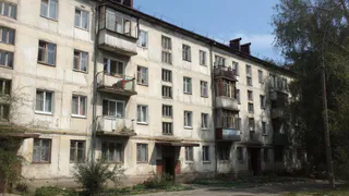 Хрущевки снова востребованы: как реновация превращает старые дома реально в стильное жилье.