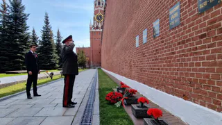 Вологжане возложили цветы к праху маршала Конева в Москве