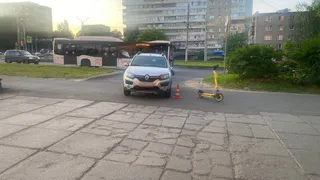 В Вологодской области женщина за рулём иномарки сбила подростка на электросамокате