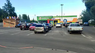 У вологжанки на парковке загорелась иномарка