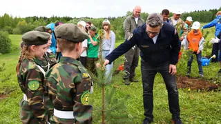 Губернатор Вологодской области заложил геоглиф в виде пятиконечной звезды у горы Мауры в "Саду памяти"