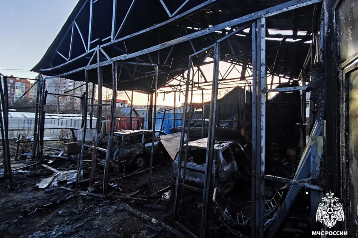 В Вологде из-за неудачного ремонта сгорели три автомобиля