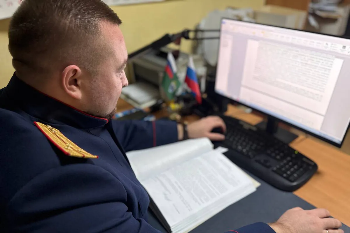 За волосы оттаскала: вологжанке грозит срок за нападение на полицейского