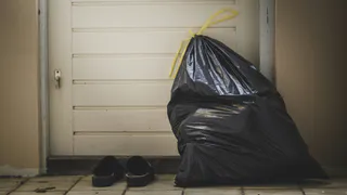 Пакеты не выкидываем – делаем из них дорогущую вещь: тратим 2 минуты — экономим хорошие деньги