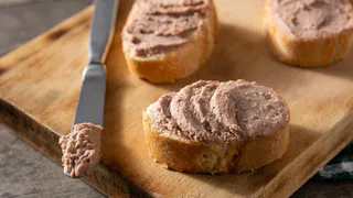 2 продукта через блендер – на выходе вкуснейшая "Португальская" намазка: готовится быстрее, чем чайник закипит