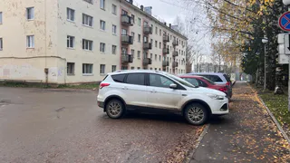В Череповце сделали две из четырех бесплатных муниципальных парковок