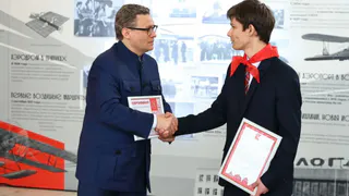 Губернатор Вологодской области наградил победителей Всероссийской олимпиады школьников