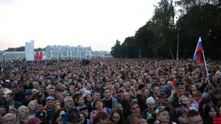 50 тысяч вологодских голосов слились в едином хоре на площади Революции