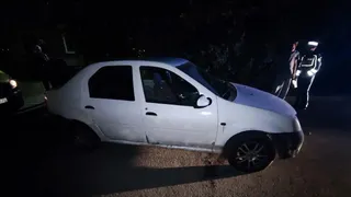 В Вологодской области автомобиль наехал на лежавшего во дворе пешехода
