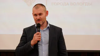 Около 100 вопросов от вологжан поступило перед прямым эфиром Андрею Накрошаеву