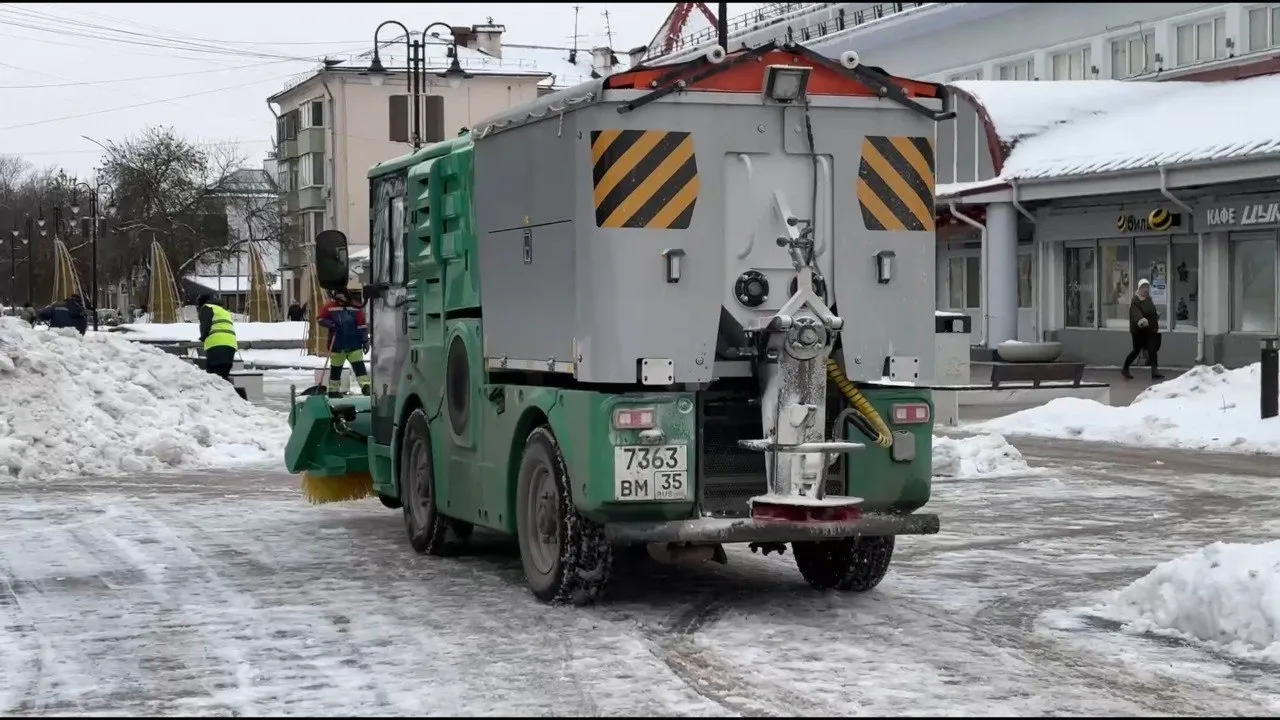 В Вологодской области зимнее содержание дорог переведено на усиленный режим