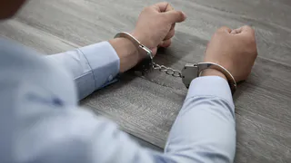 Вице-губернатору Вологодской области, обвиняемому в крупной взятке, продлили арест