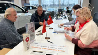 Семь жителей Вологодской области, пострадавших на производстве, получили автомобили Lada Granta