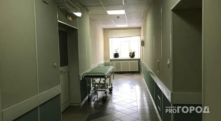 Вологодские врачи пришили мужчине отрезанную циркуляркой руку