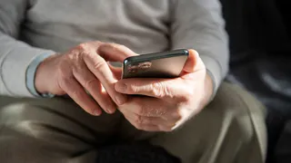 В интересах вашей безопасности: почему эксперты советуют убрать геолокацию в смартфонах