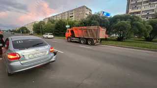 Молодая автоледи на "Ладе" пострадала при столкновении с "КамАЗом" в Вологодской области