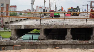 В Вологде закрыли тротуар на Пошехонском мосту до ноября