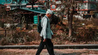 Пенсионерам дадут один раз по 10 000 рублей в июне. Но только неработающим