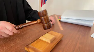 Упала у крыльца: как жительница Вологодской области отсудила 123 тысячи рублей у диспансера