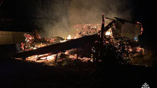 Огонь уничтожил дачный дом в Вологодской области