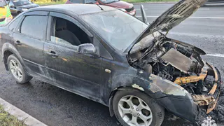 Два загоревшихся автомобиля потушили пожарные в Вологодской области