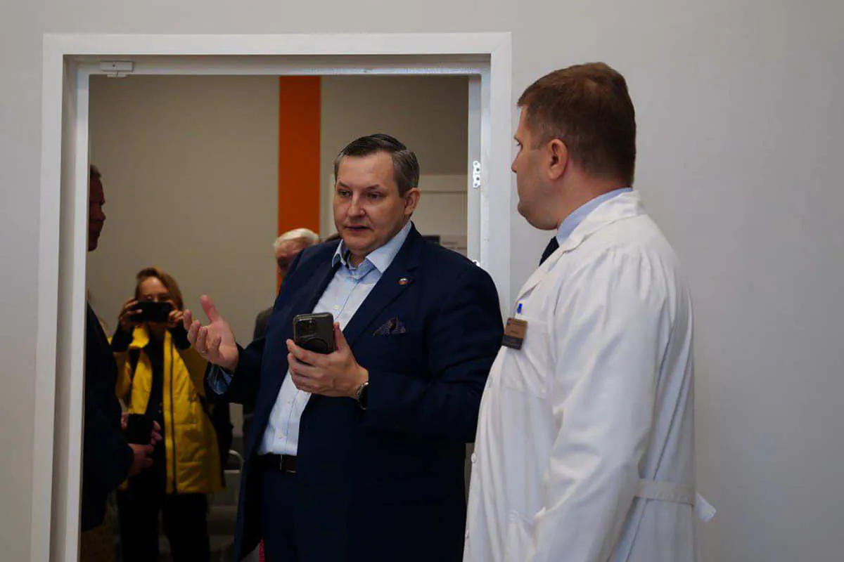 Евгений Мартынов оценил цифровизацию и высокие стандарты вологодской медицины