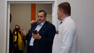 Евгений Мартынов оценил цифровизацию и высокие стандарты вологодской медицины