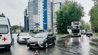 Москвич на "Мерседесе" устроил в Вологодской области ДТП с пострадавшей пассажиркой